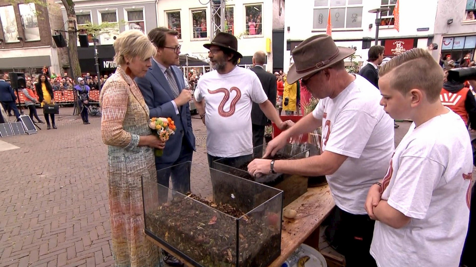 Prinses Laurentien geïnspireerd door duurzame StadsWormerij